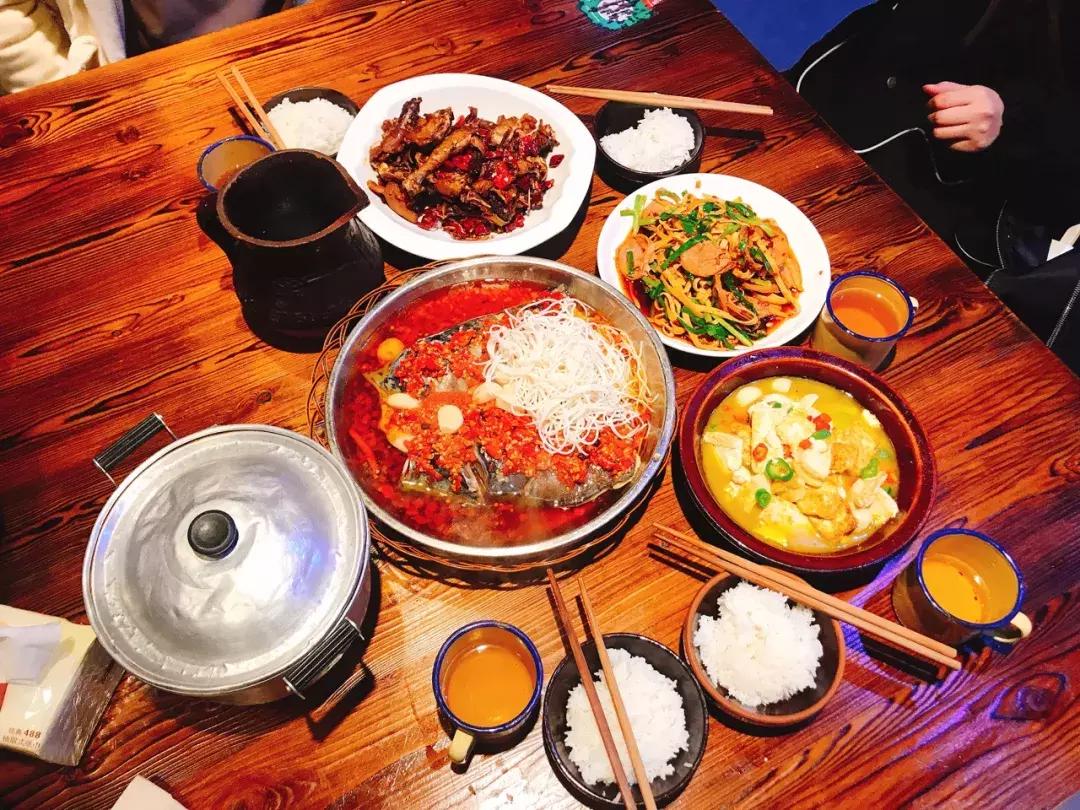 年夜饭大赏舌尖上的新年,各地年夜饭比拼吃什么才算有年味