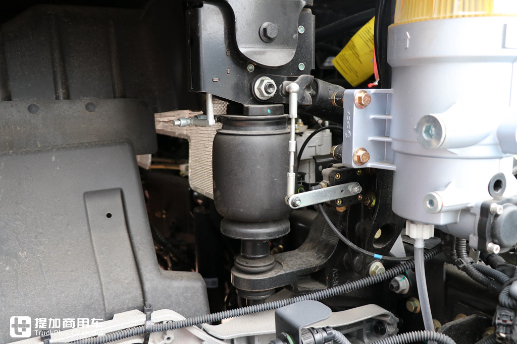 东风天龙旗舰kx王者版顶配,东风天龙kx卡车国六旗舰版