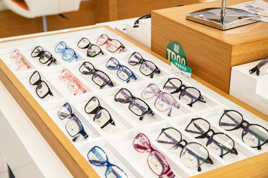 莆田市1.61超薄近视眼镜镜片价格,莆田荔城区眼镜店