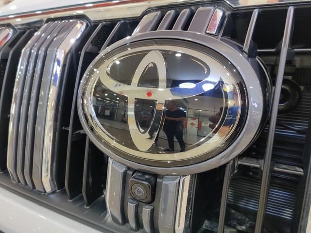 丰田霸道最新款越野版,丰田霸道日系suv最好的三款车