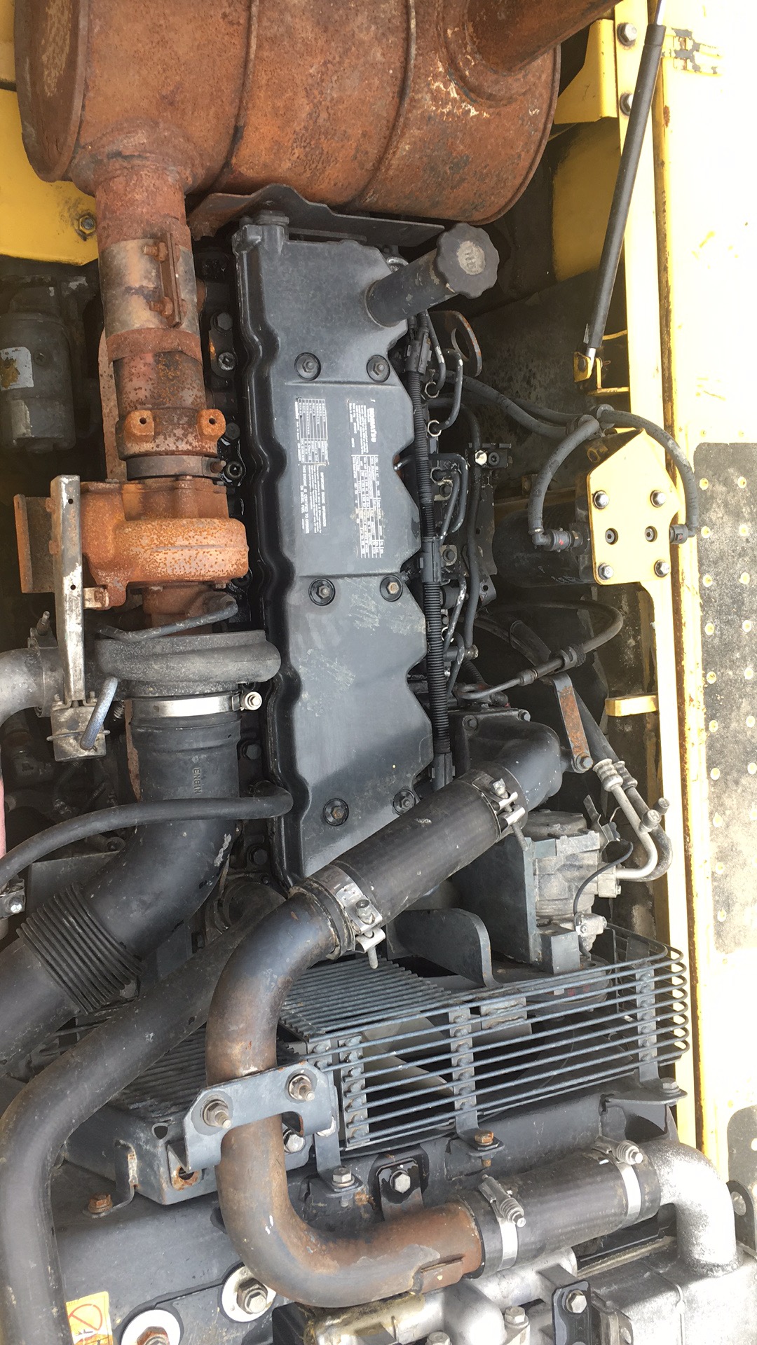 小松220挖掘机市场价,小松220二手挖掘机价格表