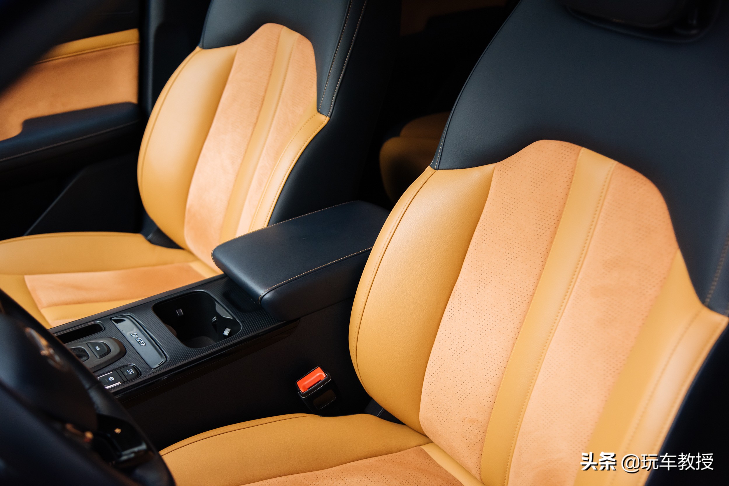 10来万的传祺GS4，用上法拉利同款材质