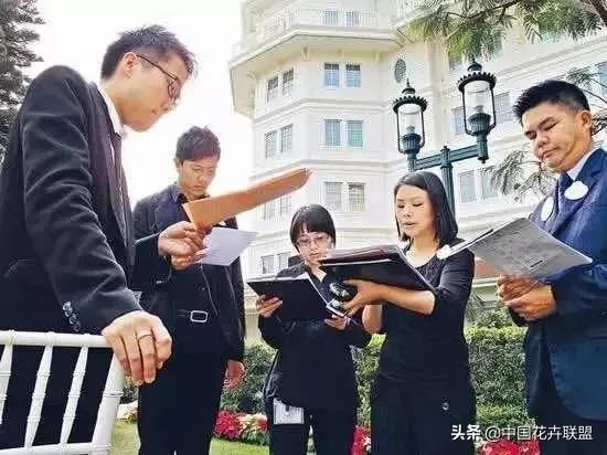 办一场20桌的婚礼多少钱,酒店办一场婚礼大概多少钱