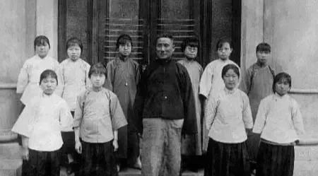 第一个中国传教士,传教士在历史上的地位