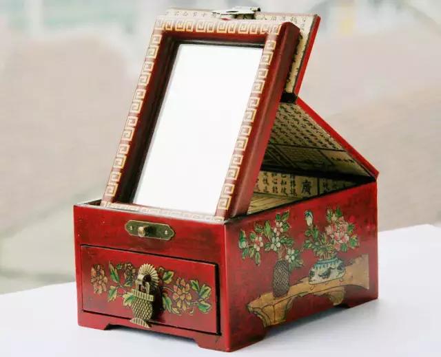 古人真的像电视剧里一样端庄吗,古代的化妆包