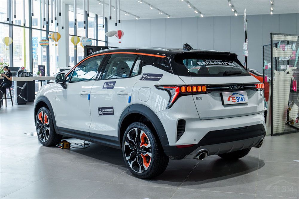 领克02hatchback和思域hatchback,两厢思域二手还是买新车好