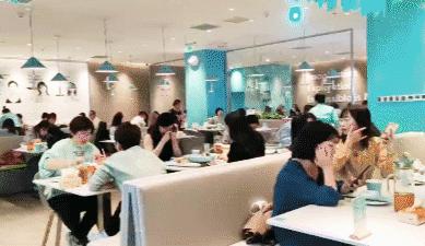 女生同行4.9折开吃！这家“网蓝”酸菜鱼店太“偏心”