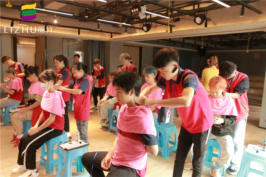 学美发必须学洗头吗,南宁学美容美发哪个学校好