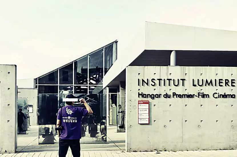 “我,4000万院线电影总导演,入围戛纳,如今在卖火锅底料!”