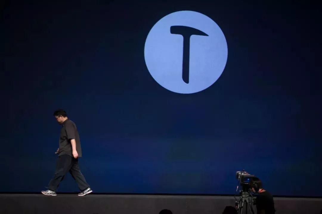 罗永浩折叠桌子,罗永浩申请破产会怎样