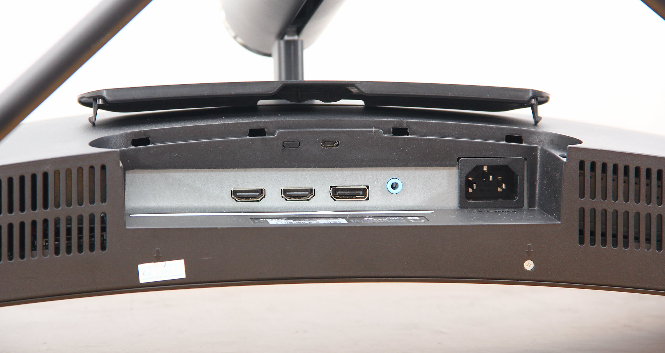 2k240hz27寸曲面带鱼屏显示器,接口丰富的34寸带鱼屏曲面显示器