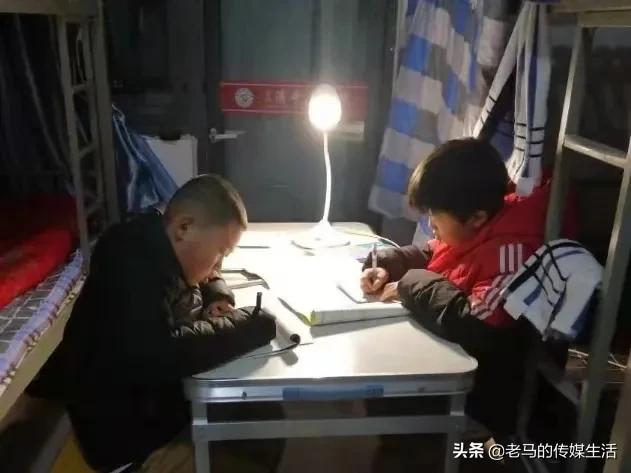 清华园实验学校靖远,清华园实验学校室内体育