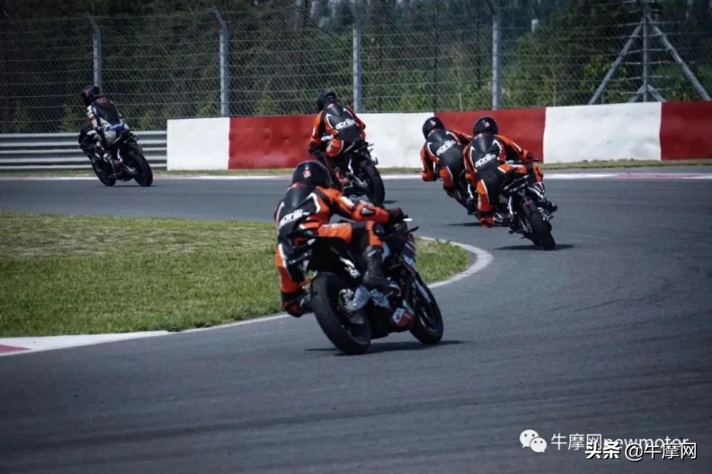 纯正赛车血统,阿普利亚GPR250R西安赛道体验来了