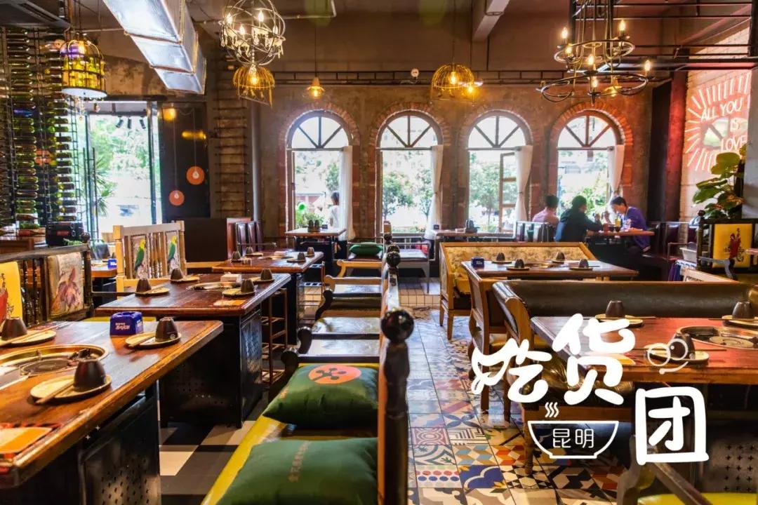 昆明风情街美蛙鱼头,昆明廖姥爷美蛙鱼头火锅