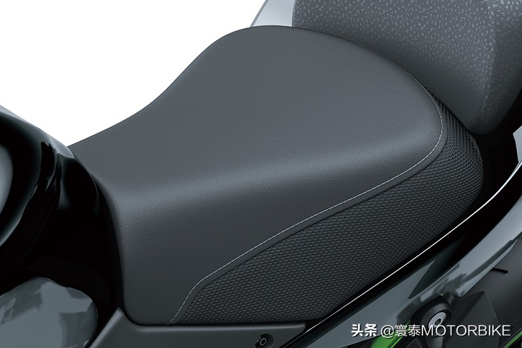 新2020款川崎z650什么时候上市,川崎ninja650和z650比较油箱大小