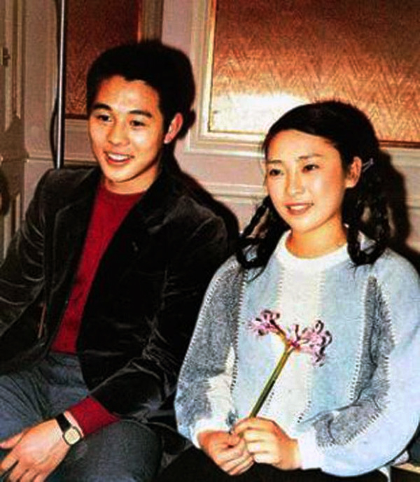 李连杰采访谈为利智还债,李连杰采访替利智还债