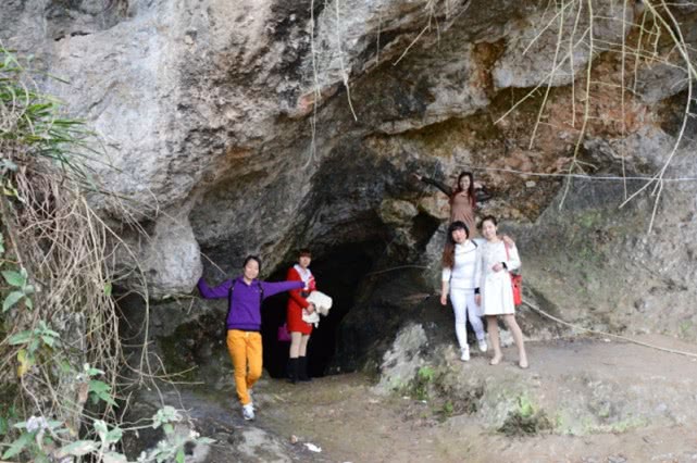 飞来峰为什么是四川飞来的,四川飞来峰在哪里