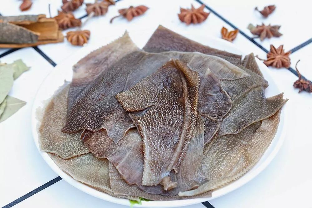 重庆的串串凭着份量实在的资格串味儿在南充开业至今打卡到上瘾!