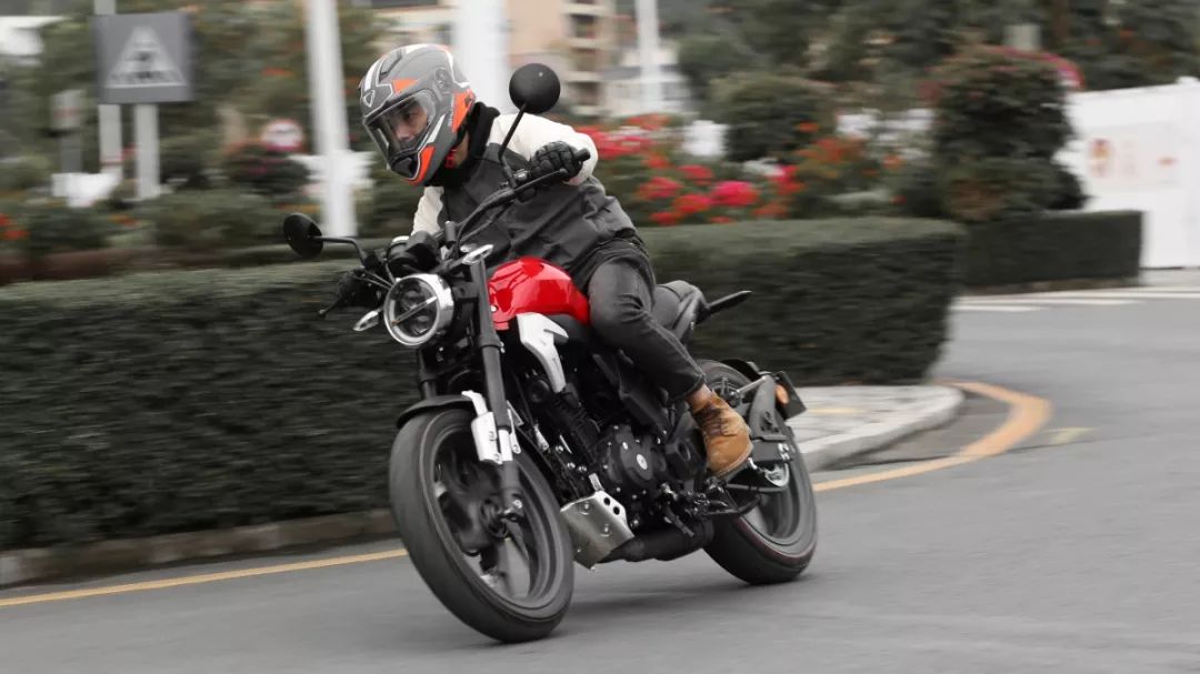 新大洲本田cbf190tr跑了8000公里,本田cb190ss与cbf190tr哪个好