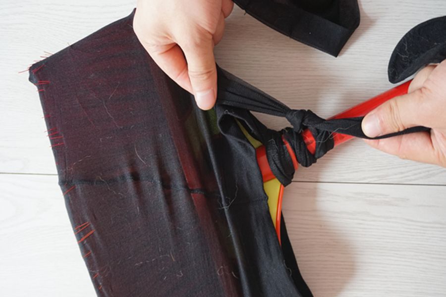 无痕缝补袜子教程图解,旧袜子怎么剪图解