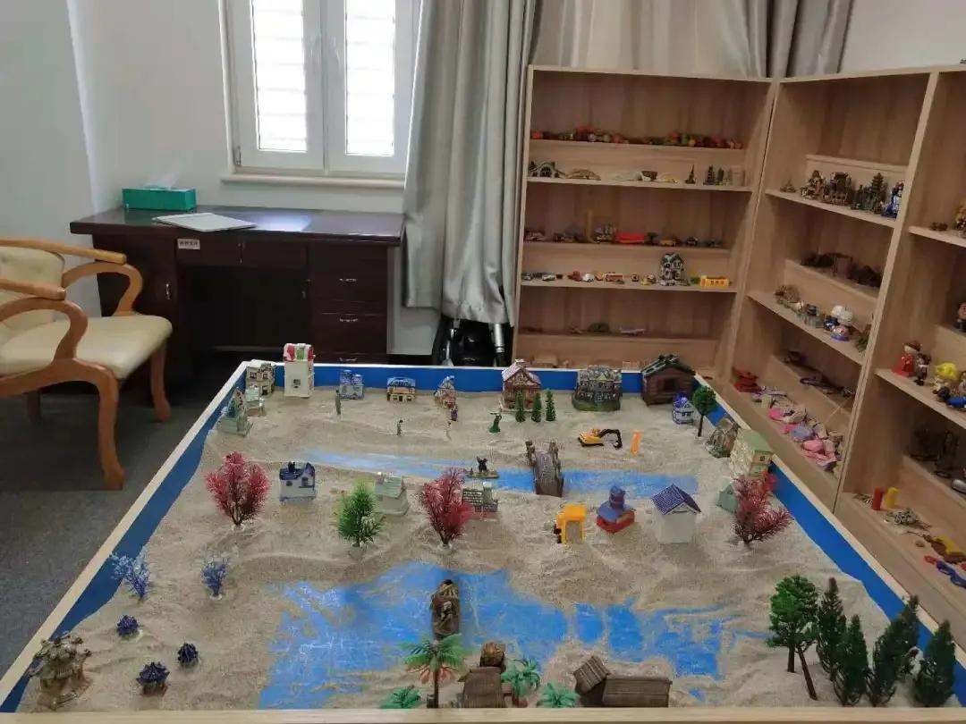 儿童专用魔力沙塑料沙盘,沙盘改善孩子社交恐惧