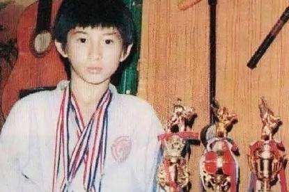 被全家吸血的明星,被父母吸血的明星去世