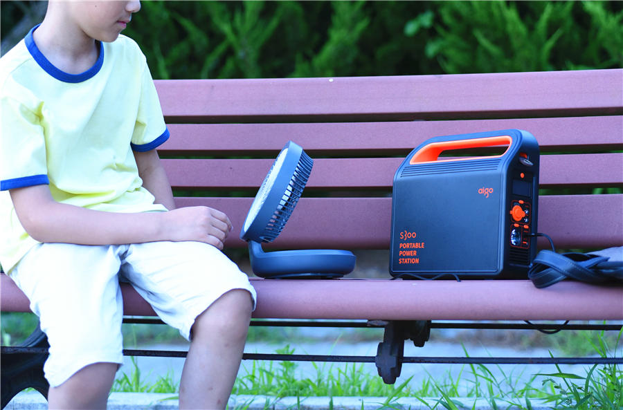 这才是户外露营的正确打开方式！aigo户外储能电源S300体验评测