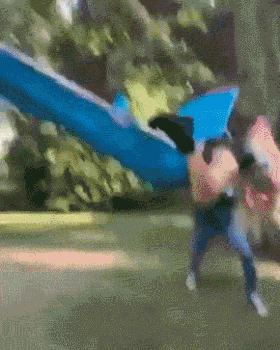 外国人少系列:这是黑人版快手吧?至少也是作死界的王者级别