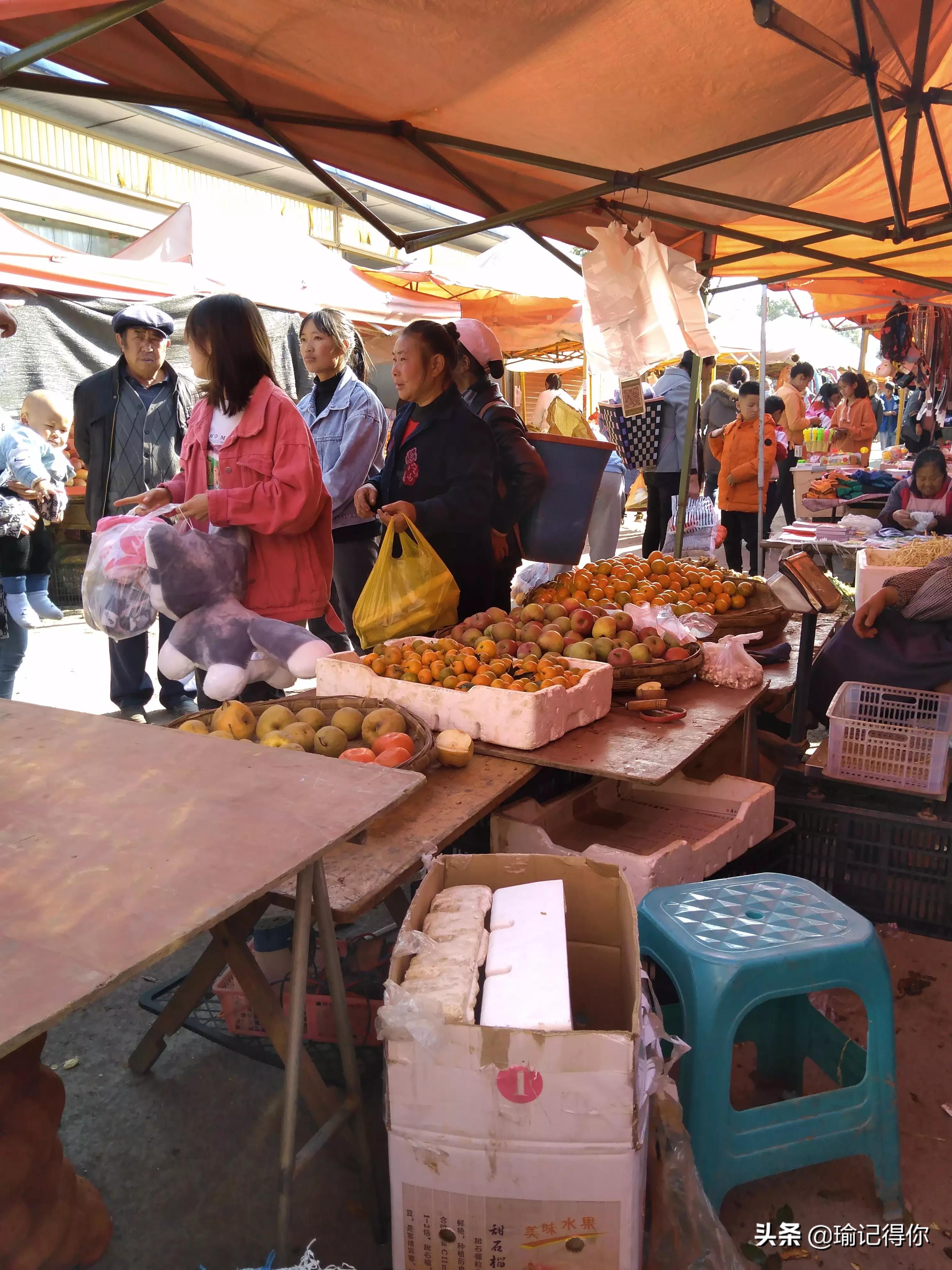 贵州女子街上微信扫码送礼物，手机黑屏，零用钱消失不见