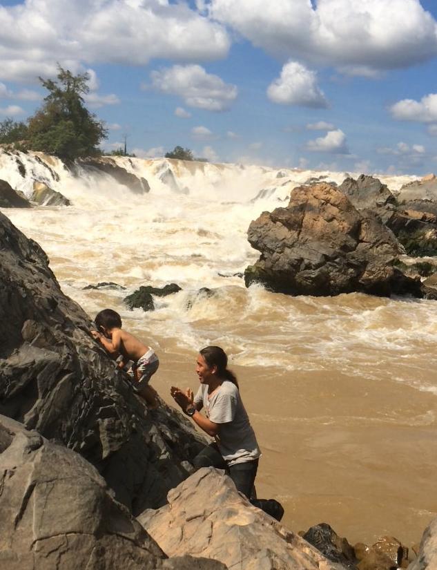 他叫辛巴,不是狮子王,8岁穿越12国:最好的教育,永远在路上