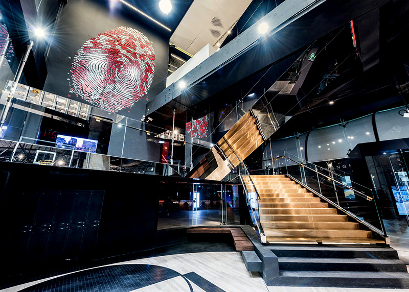 乘着球鞋的浪潮「搞」艺术，好不好搞？