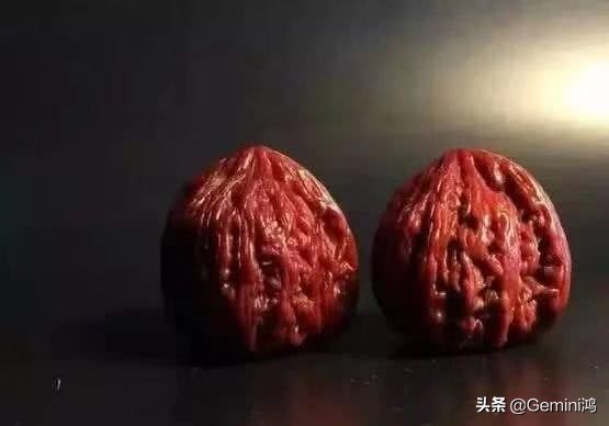 没刷过的文玩核桃包浆玉化,机刷核桃还没有纹路