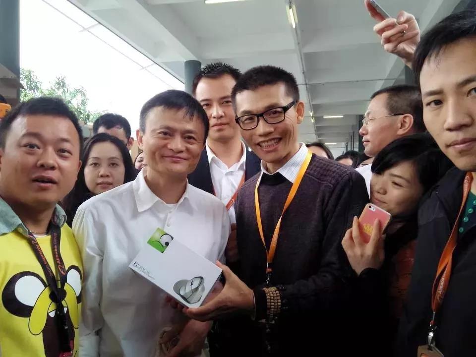 米乔腰垫买经典还是气动版,腰不舒服拿枕头垫着能缓解吗