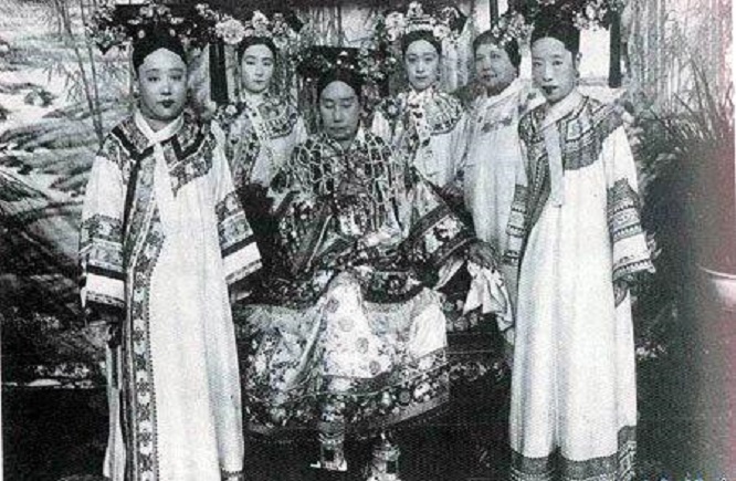 慈禧太后在城内过着奢靡生活,慈禧太后的奢靡生活一天花多少钱