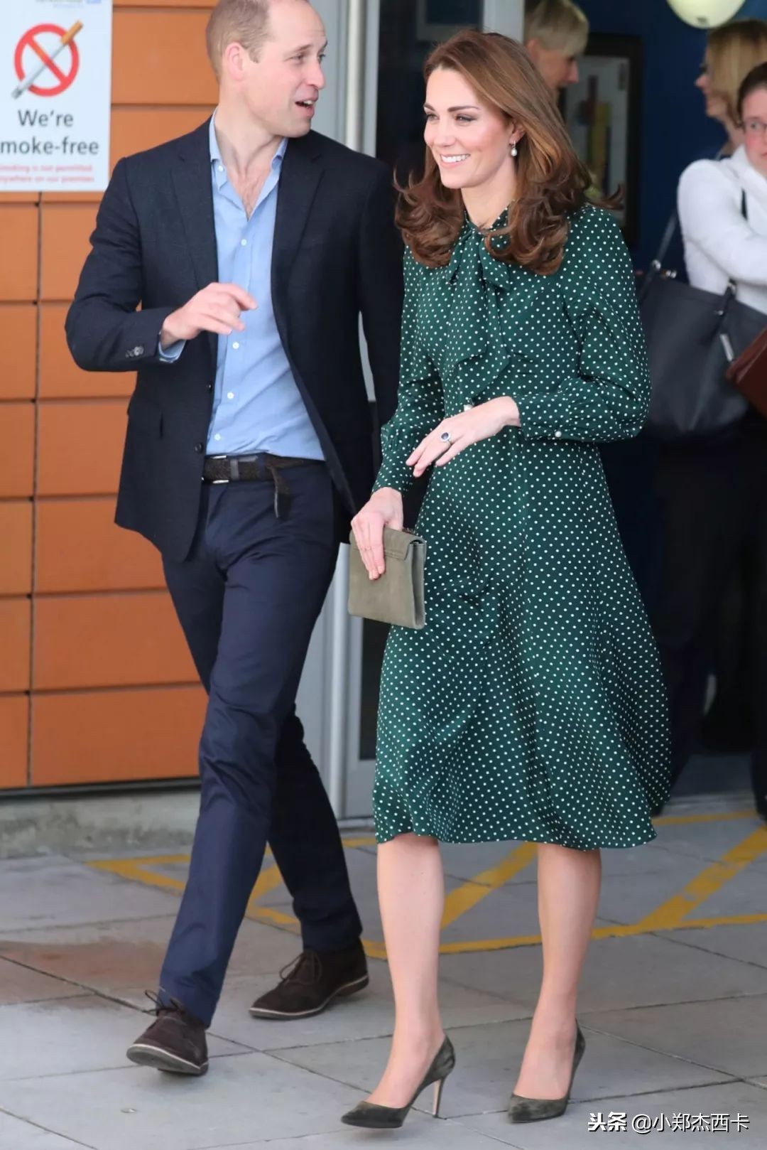 不好了，Zara都出口红了！钱包君已经准备好了～小郑周报