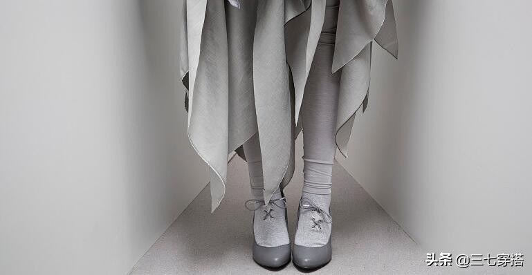 如何穿高跟鞋不累脚的方法,生活小妙招高跟鞋怎样穿脚不累