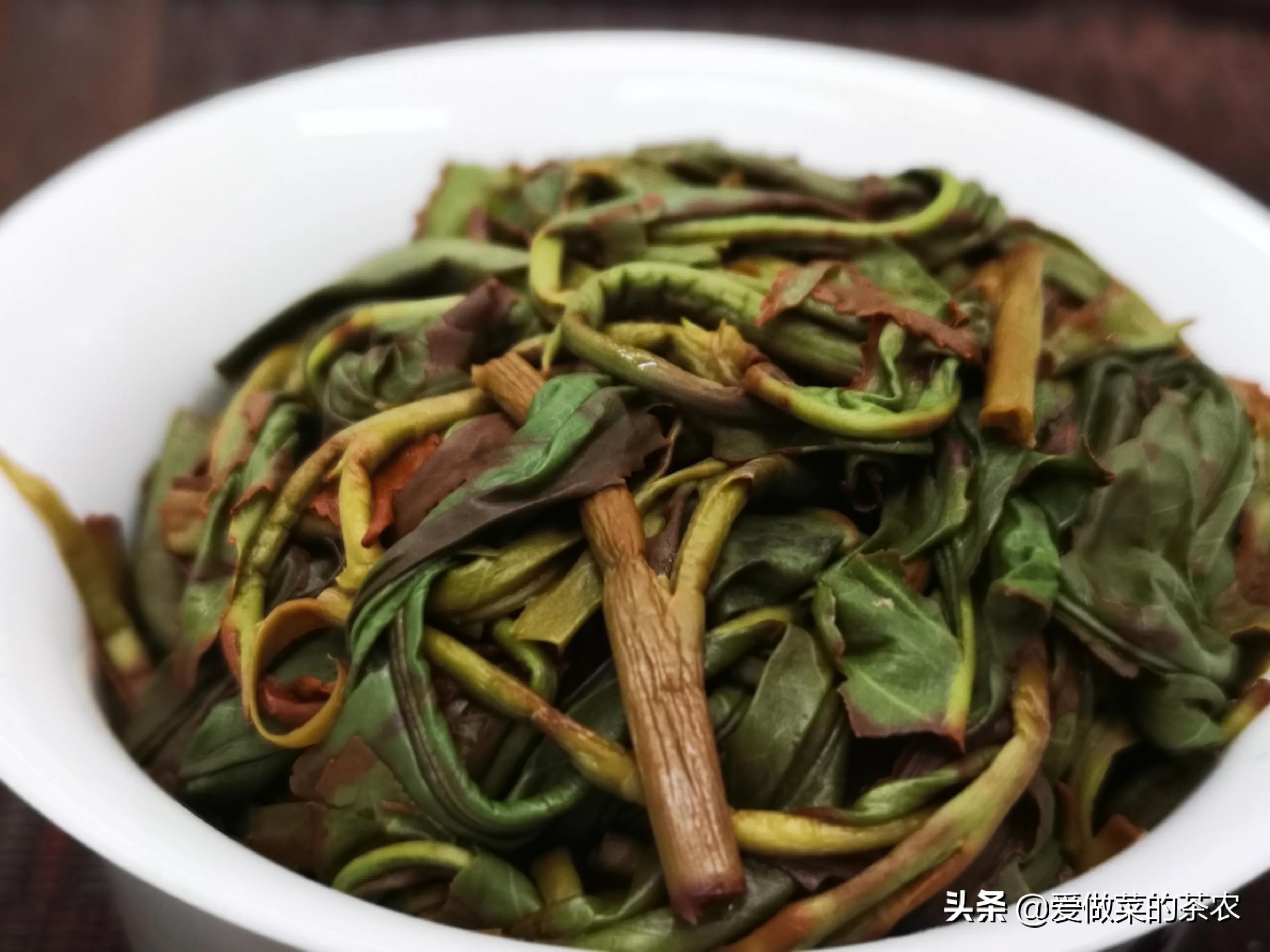 喝茶时喝到茶叶不同的反应,喝茶看叶底看的是什么