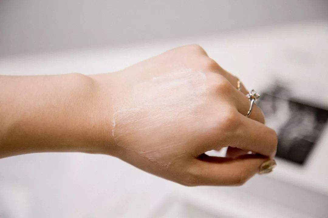 20多块的唇膏300多的,平价唇膏平替