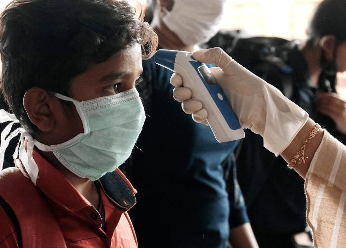 瞒不住了?!疫情最大的黑洞,这个国家可能导致疫情爆发