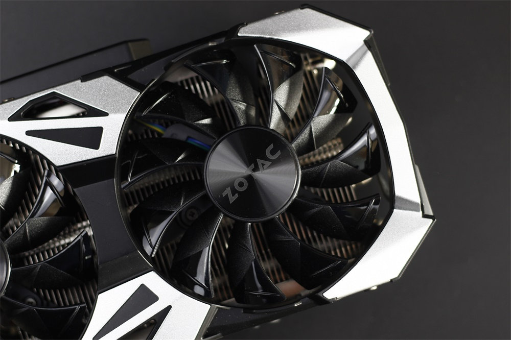 索泰rtx2080ti-xgamingoc拆解,索泰2080ti装机