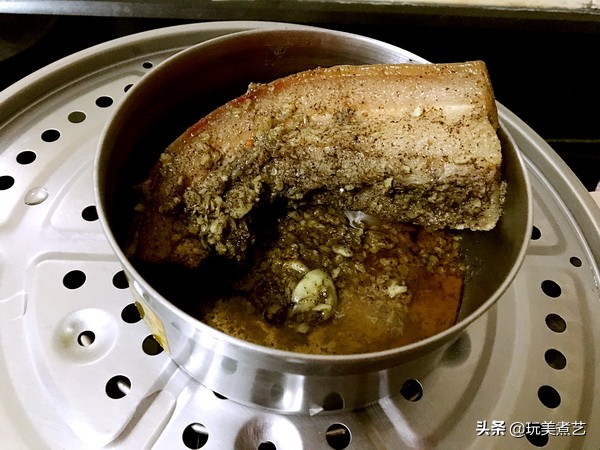 最好吃的咸猪肉做法,一蒸就特别好吃咸的猪肉