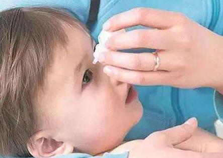 3岁娃错把502胶当成眼药水,2岁宝宝误把蚊香液放嘴巴怎么办