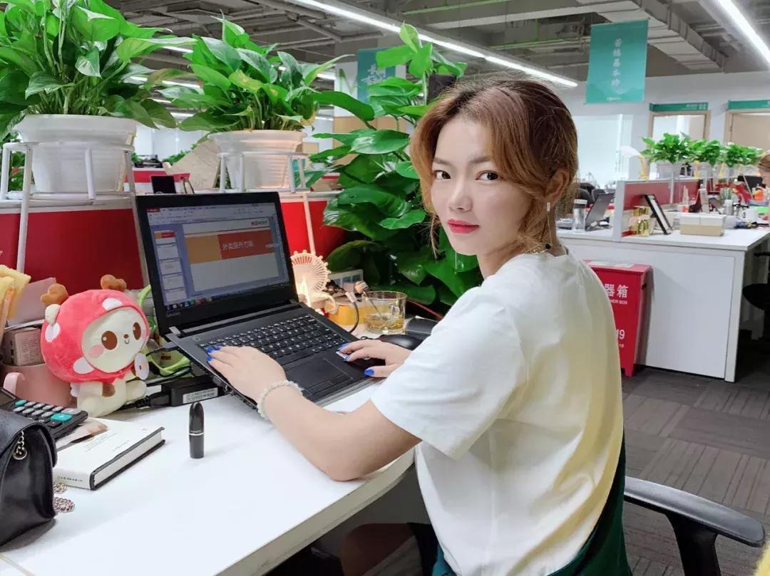 「故事」“不务正业”的90后：我凭打游戏直播挣钱，妈妈逢人就夸