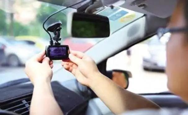 盗照片被别人报警了要怎么处理,偷别人的照片犯法不犯法