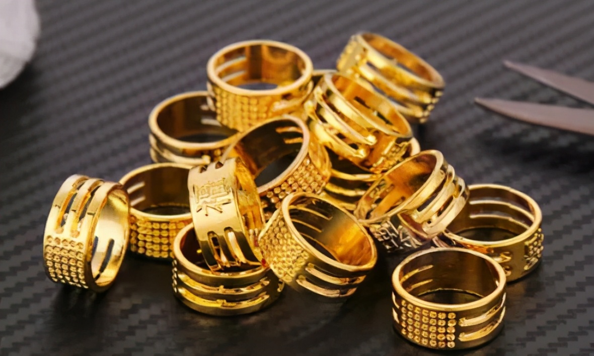 慈母手中线游子身上衣,顶针老物件