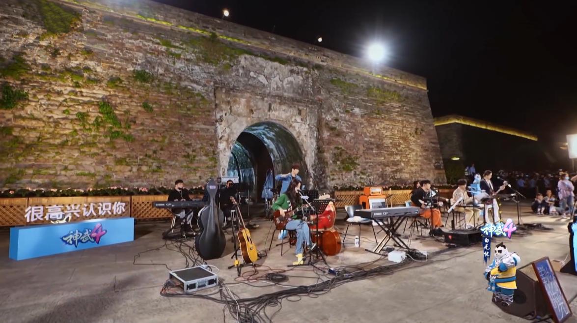李荣浩汪苏泷下雨天完整版,下雨天蒋一侨李荣浩汪苏泷