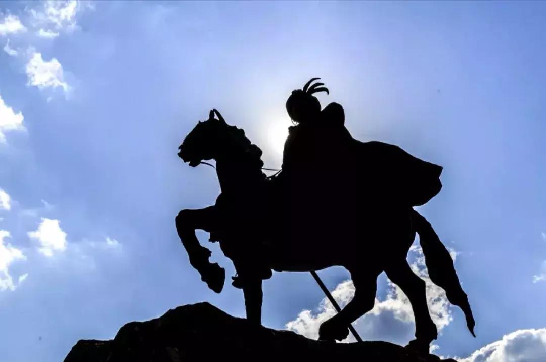 曲靖的一个小县城,县名是人名,乃是帝师故里楹联之乡