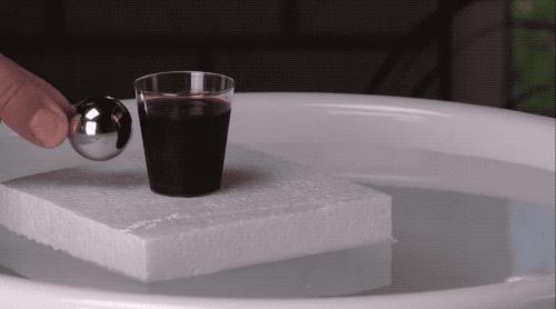 用磁铁吸铁水有什么反应,磁铁吸血液有什么用