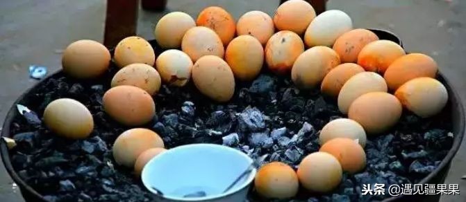 大美*疆新**欢迎你‖*疆新**一绝-烤蛋，你吃过吗？