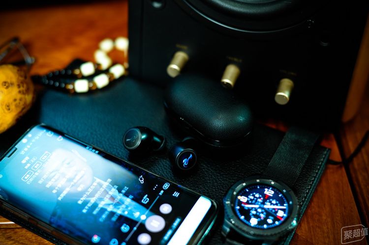 惠威aw-76真无线蓝牙耳机评测,惠威蓝牙耳机aw-73使用评测